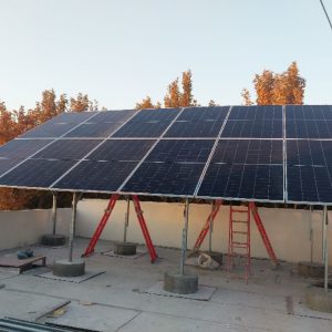 اتمام کامل نصب پنل های خورشیدی ۷۲۰ وات